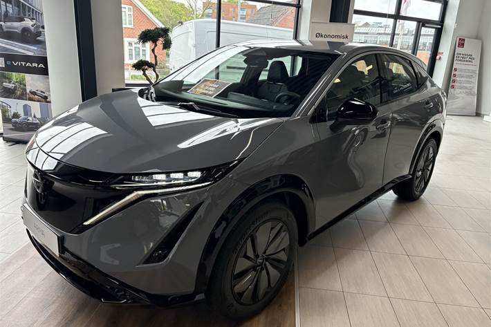 Grå Nissan Ariya fra 2026