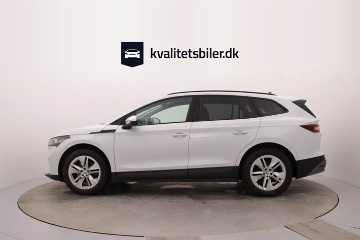 Hvid Skoda Enyaq fra 2023