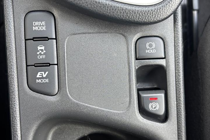 Hvid Toyota Yaris Cross fra 2024