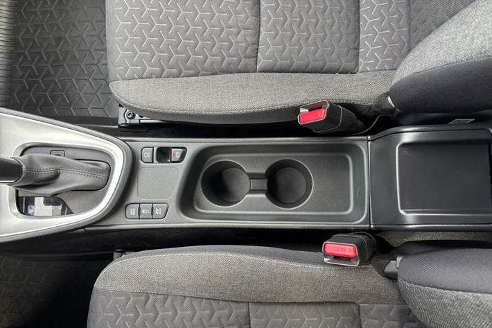 Hvid Toyota Yaris Cross fra 2024