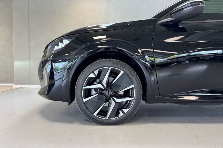 Sort Peugeot e-208 fra 2026