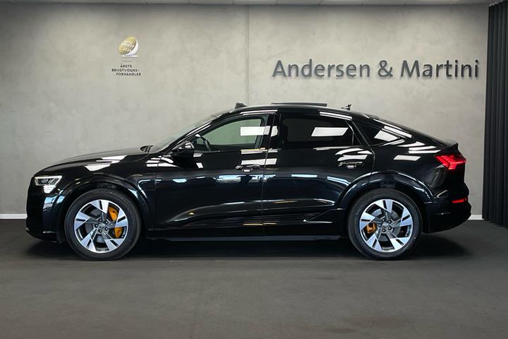 Sort Audi e-tron fra 2020