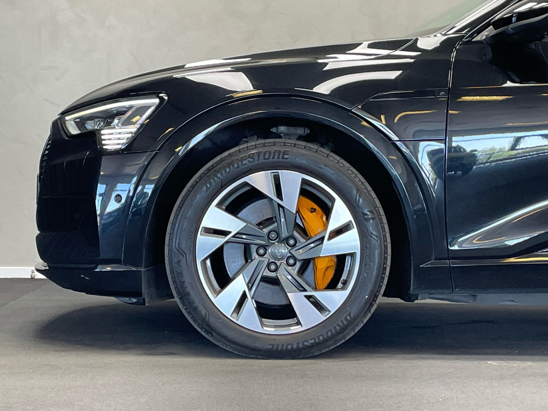 Sort Audi e-tron fra 2020