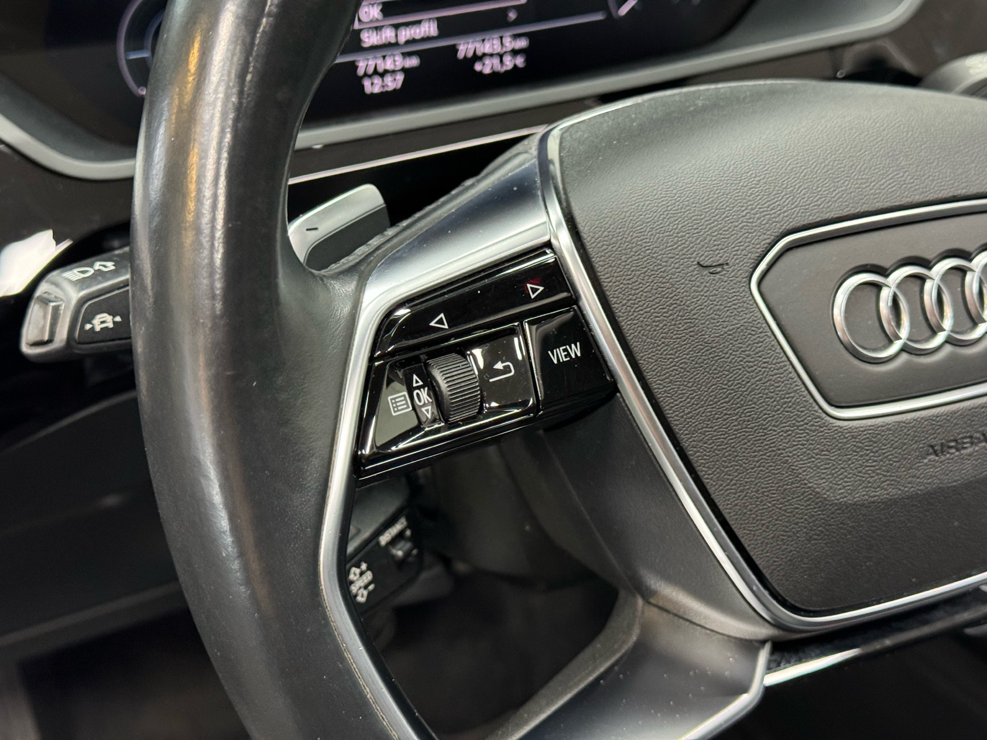 Sort Audi e-tron fra 2020