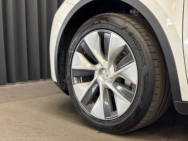 Tesla Model Y EL Long Range AWD 514HK 5d Aut.