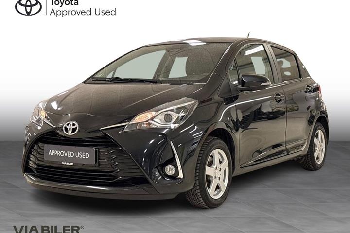 Sort Toyota Yaris fra 2018 set udefra