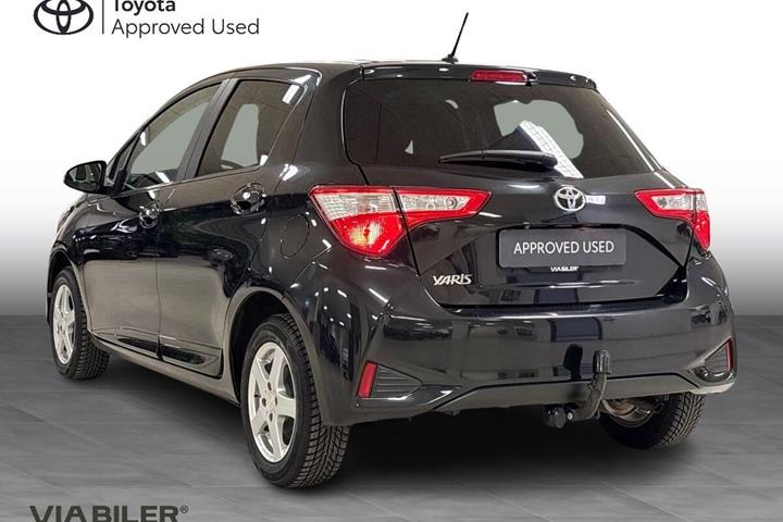 Sort Toyota Yaris fra 2018