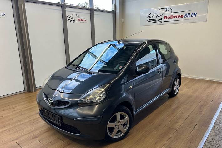 Sort Toyota Aygo fra 2008