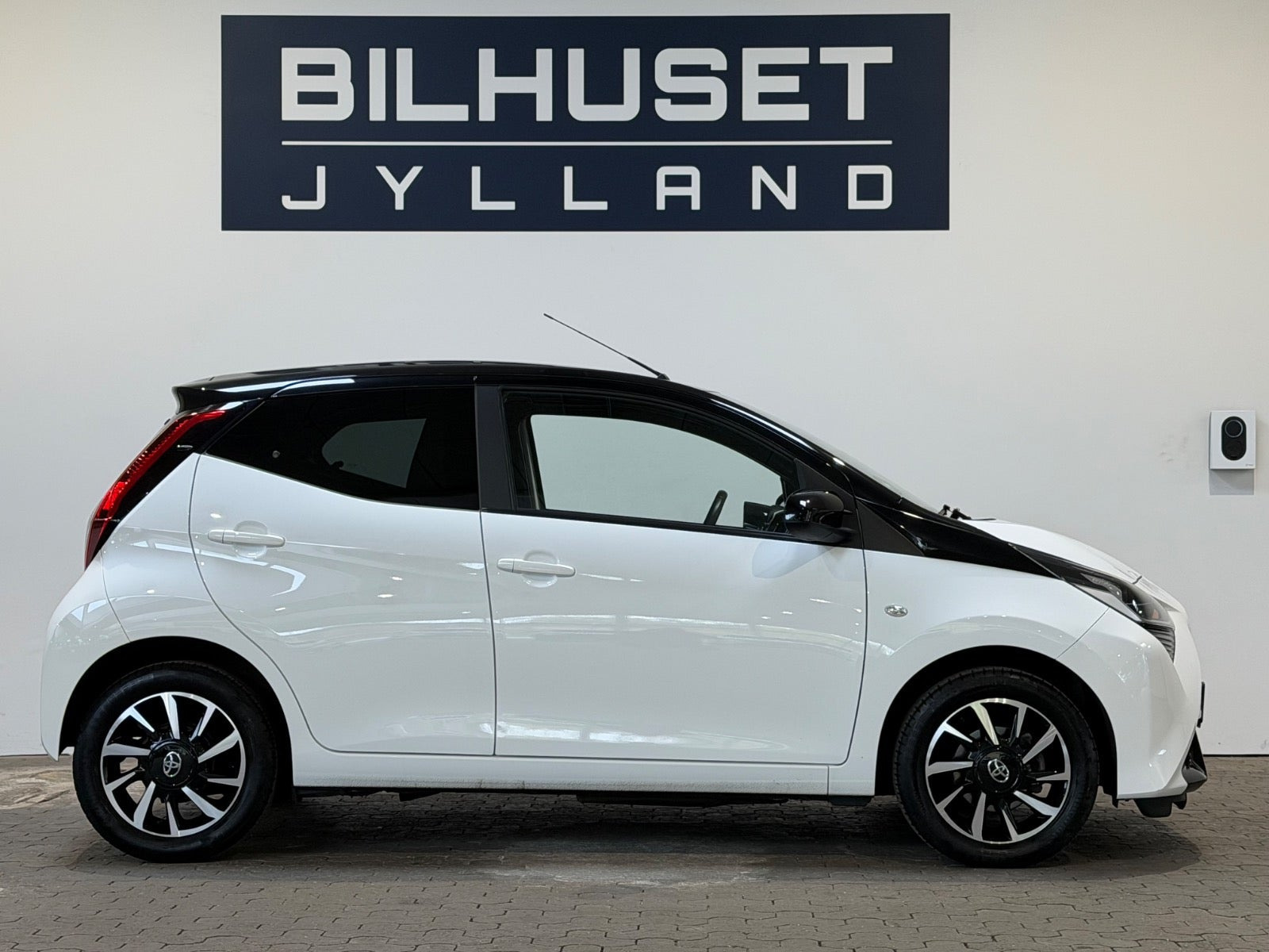 Hvid Toyota Aygo fra 2021