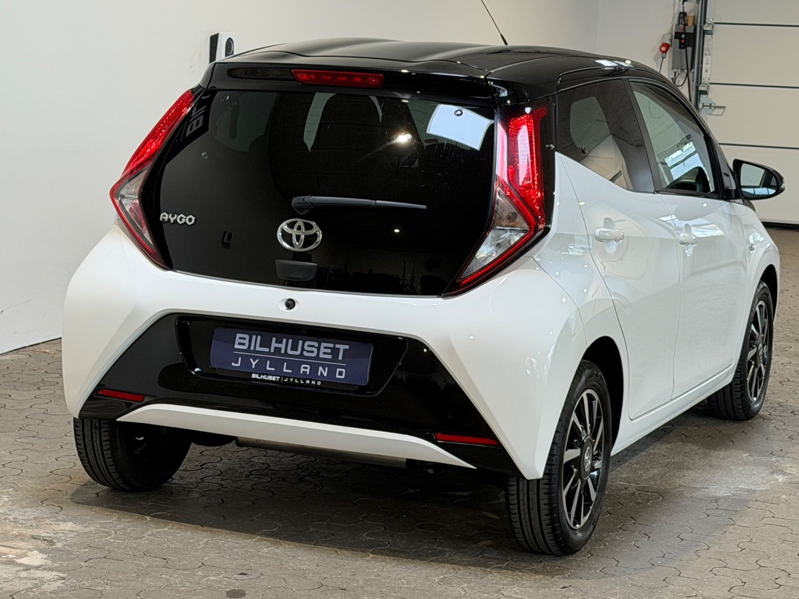 Hvid Toyota Aygo fra 2021