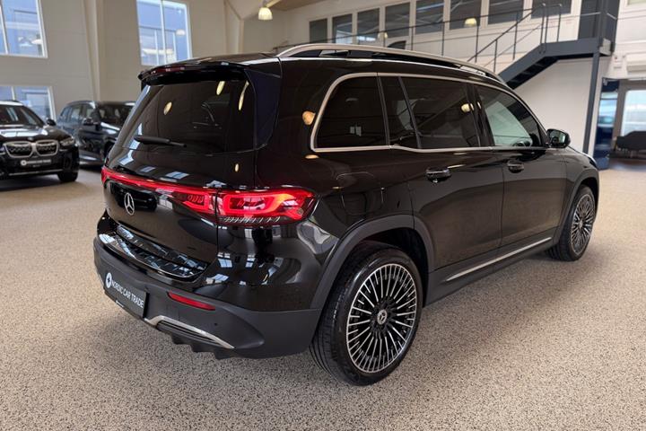 Sort Mercedes EQB250 fra 2023