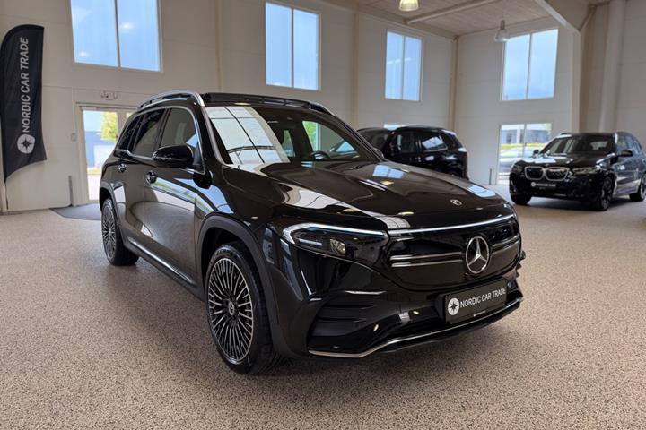 Sort Mercedes EQB250 fra 2023