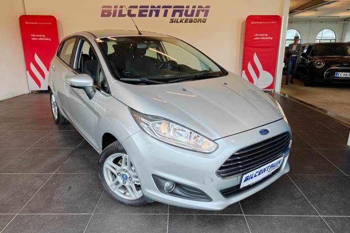 Sølv Ford Fiesta fra 2014