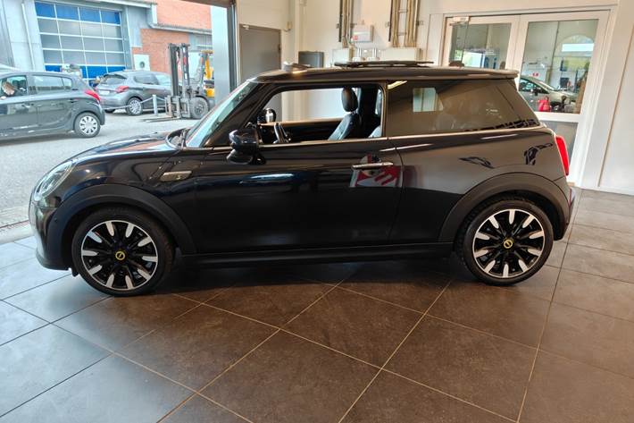 Sort Mini Cooper SE fra 2021