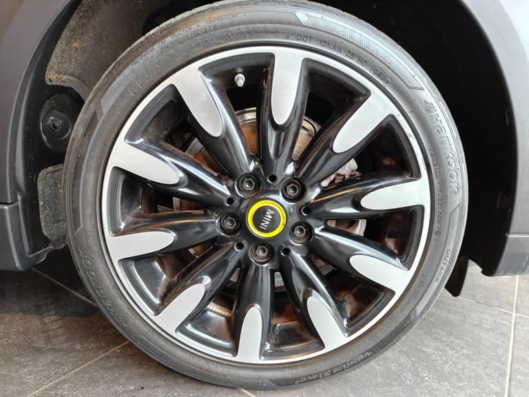 Mini Cooper SE Maximise
