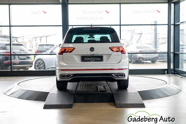 Hvid VW Tiguan fra 2022