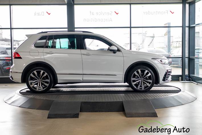 Hvid VW Tiguan fra 2022