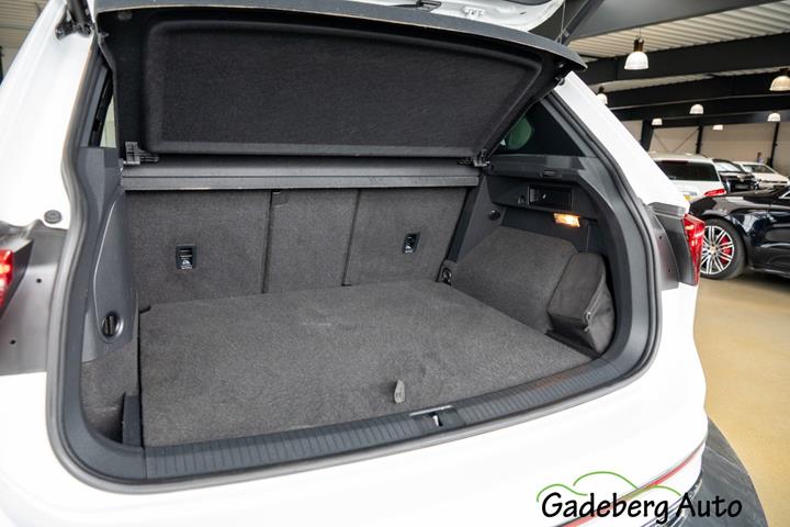 Hvid VW Tiguan fra 2022