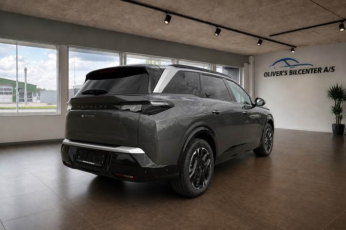 Grå Peugeot e-5008 fra 2025