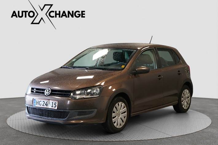 Brun VW Polo fra 2012 set udefra