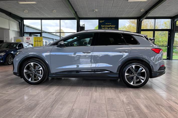 Grå Audi Q4 e-tron fra 2024