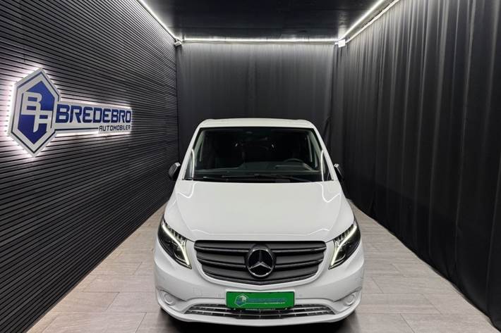 Hvid Mercedes EQV300 fra 2024