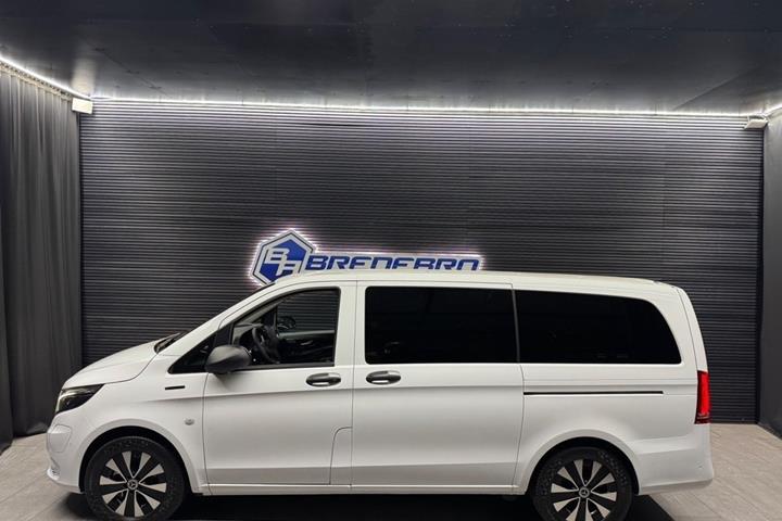 Hvid Mercedes EQV300 fra 2024