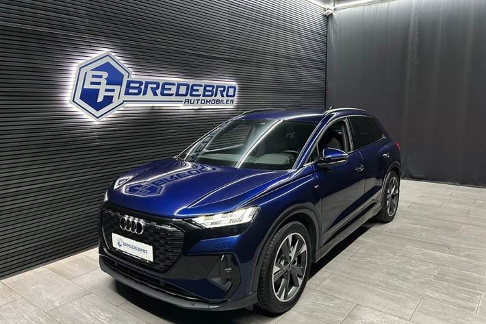Blå Audi Q4 e-tron fra 2024
