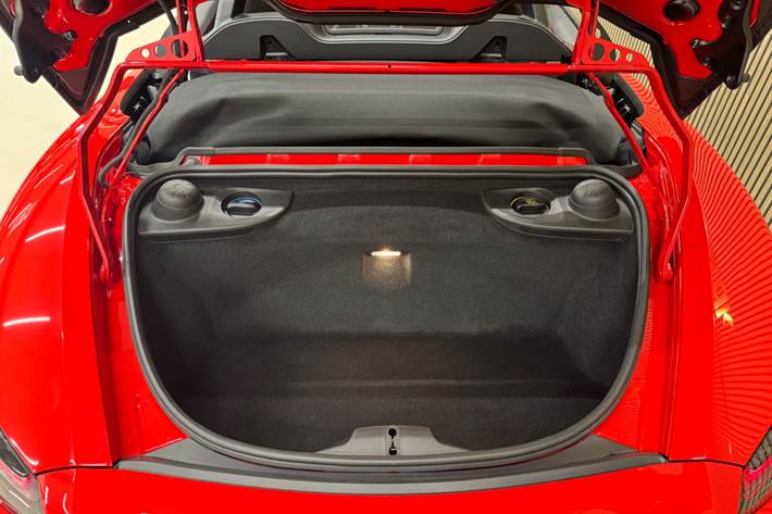 Rød Porsche 718 Spyder fra 2021