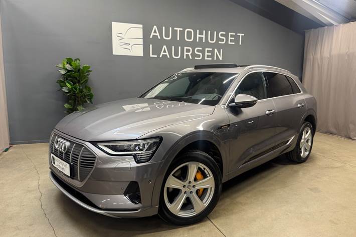 Grå Audi e-tron fra 2020