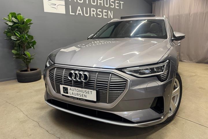 Grå Audi e-tron fra 2020