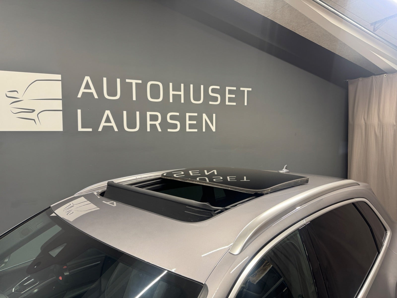 Grå Audi e-tron fra 2020