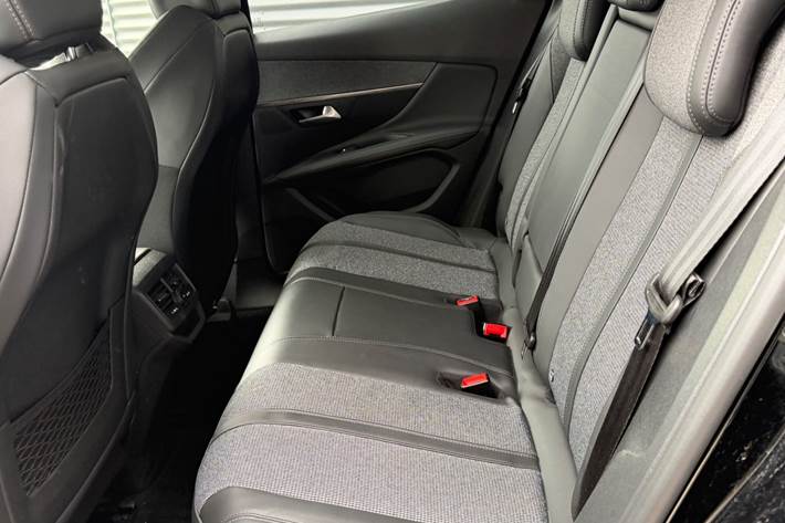 Sort Peugeot 3008 fra 2020