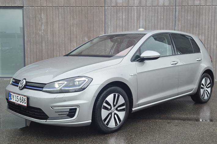 Grå VW e-Golf VII fra 2020