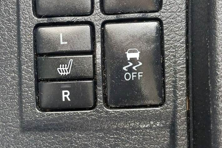Grå Toyota Yaris fra 2019