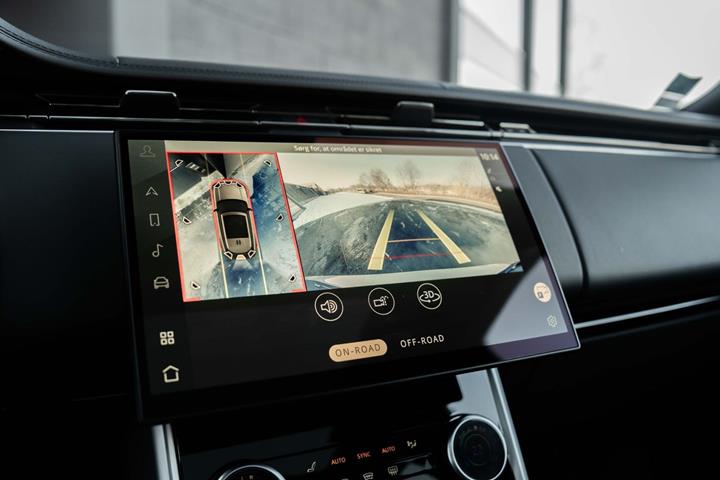 Sølv Land Rover Range Rover fra 2023