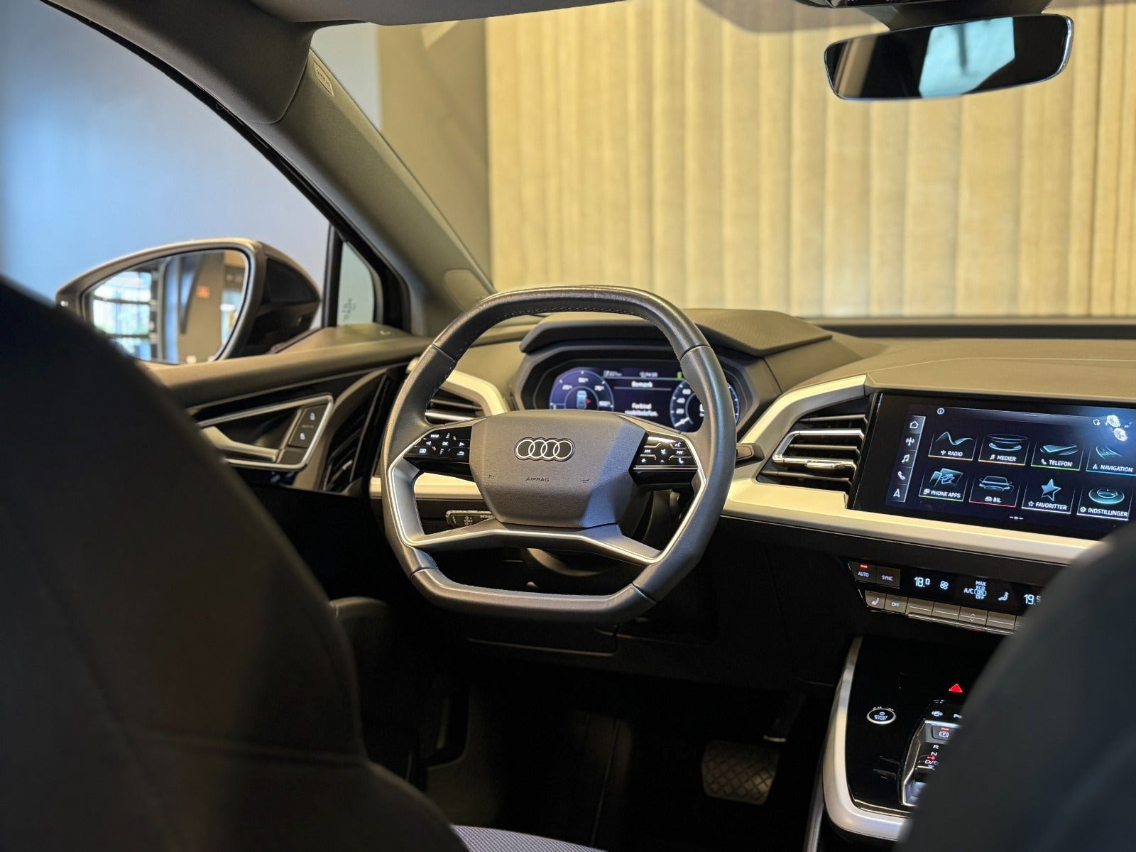 Sort Audi Q4 e-tron fra 2023