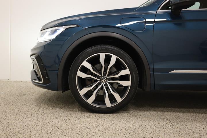 Blå VW Tiguan fra 2021