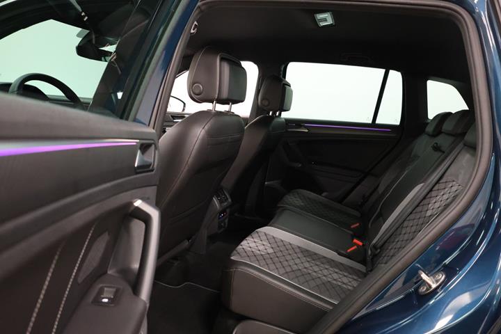 Blå VW Tiguan fra 2021