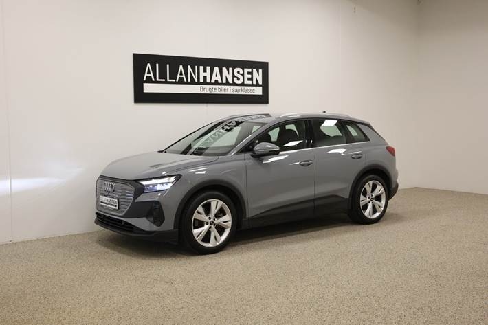 Grå Audi Q4 e-tron fra 2023