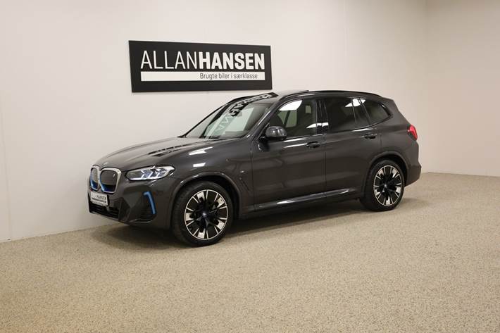 Grå BMW iX3 fra 2022