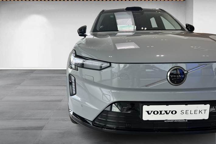 Grå Volvo EX90 fra 2025