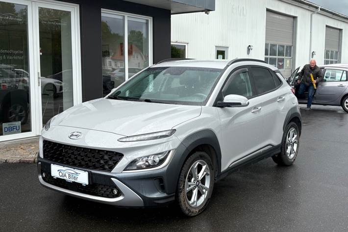 Grå Hyundai Kona fra 2023