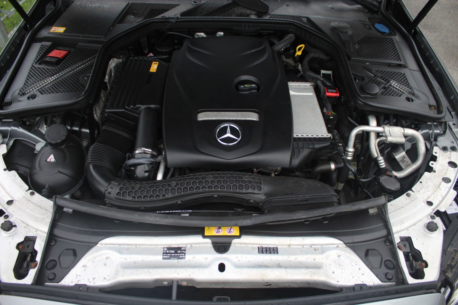 Grå Mercedes C200 fra 2014