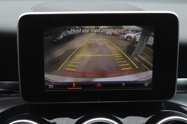 Grå Mercedes C200 fra 2014