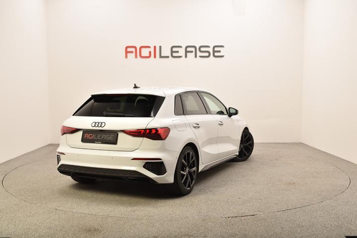 Hvid Audi A3 fra 2021