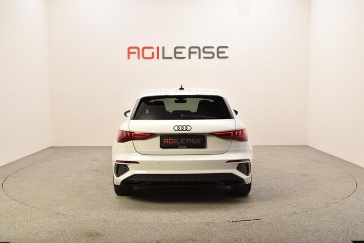Hvid Audi A3 fra 2021