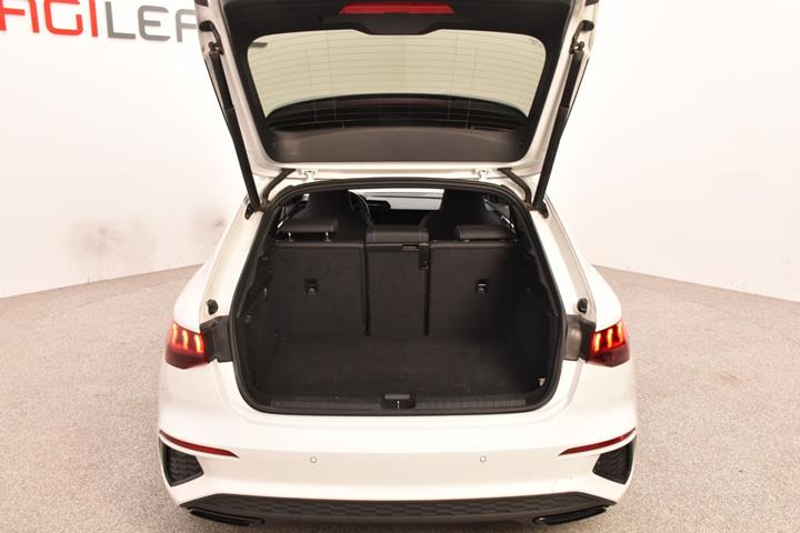 Hvid Audi A3 fra 2021