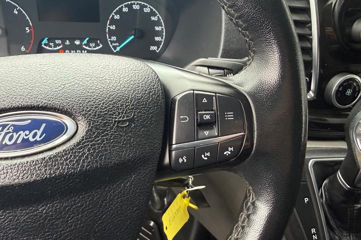 Hvid Ford Transit Custom 300 L2 fra 2022