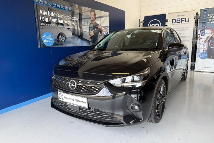 Sort Opel Corsa fra 2021